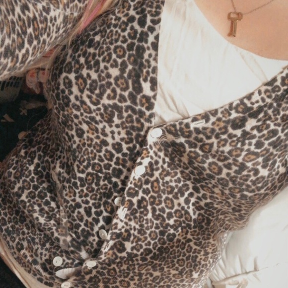 Victoria secret Leopard cardigan - Picture 2 of 5